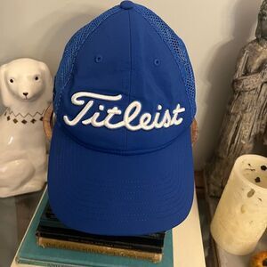 Titleist men’s Blue SnapBack Golf Hat.